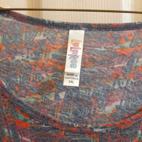 Lularoe 2xl classic tee - Picture 2 of 3